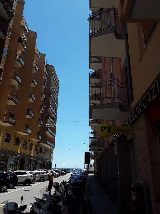Larte Al Mare Vicino Spiaggia Con Ac E Wifi Apartment Savona Exterior photo
