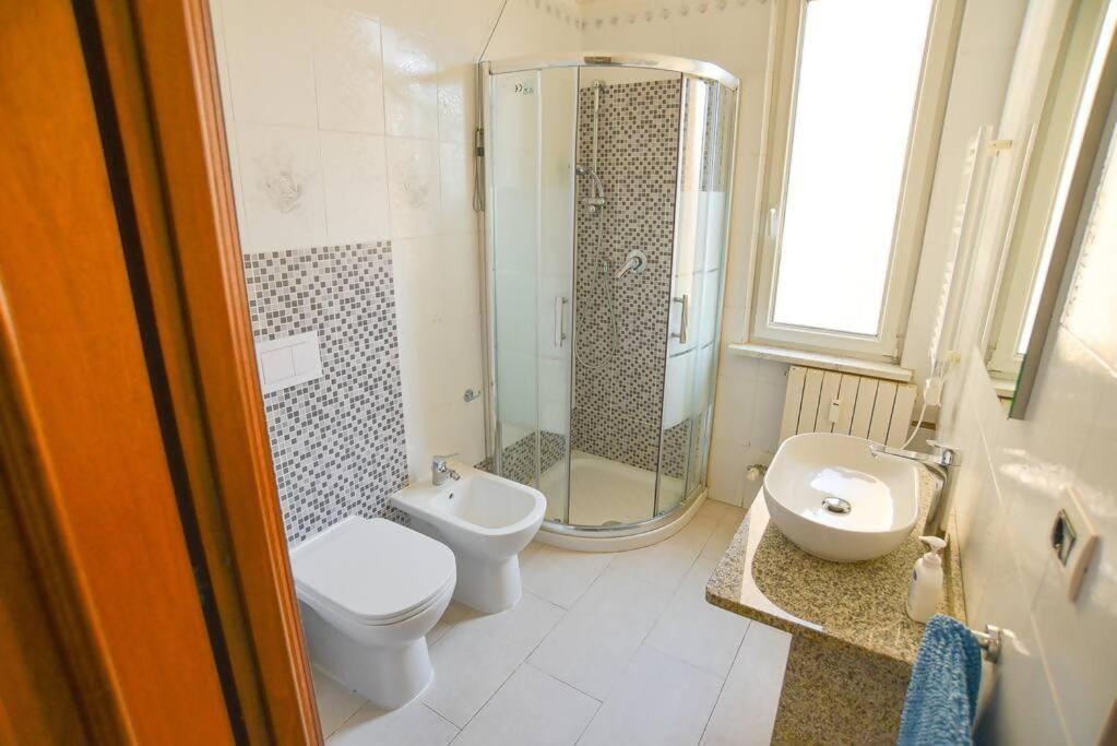 Larte Al Mare Vicino Spiaggia Con Ac E Wifi Apartment Savona Exterior photo